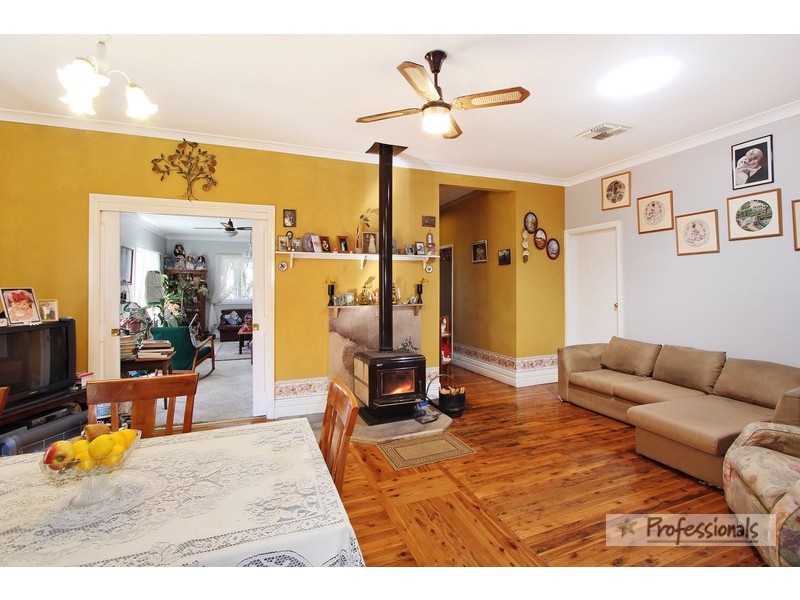 32 Denman Avenue, Kootingal NSW 2352