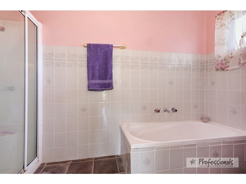32 Denman Avenue, Kootingal NSW 2352