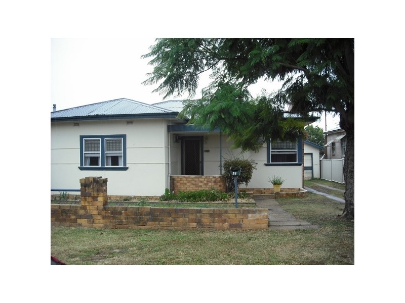 13 Thomas Street, Tamworth NSW 2340