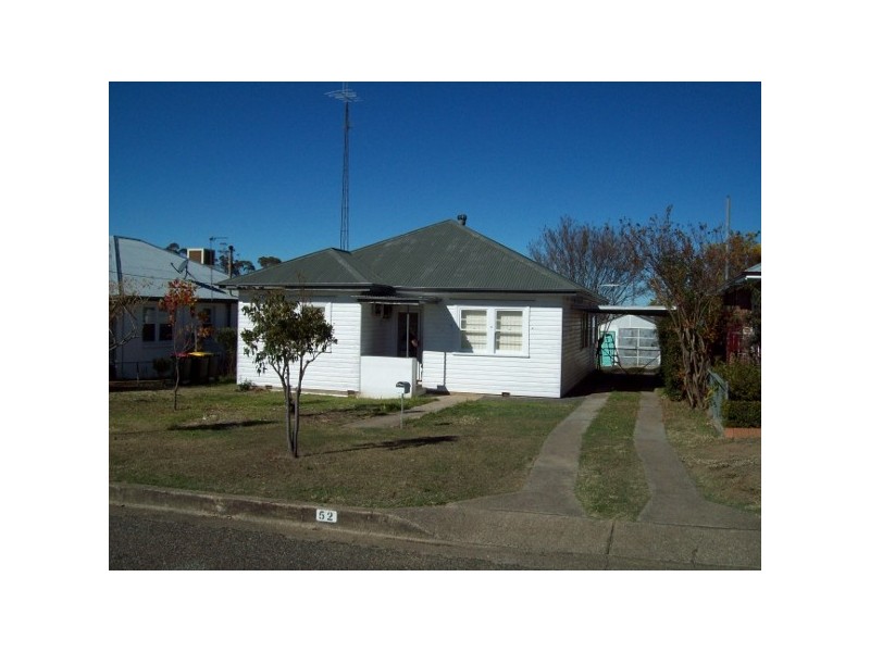 52 Mathews Street, Tamworth NSW 2340