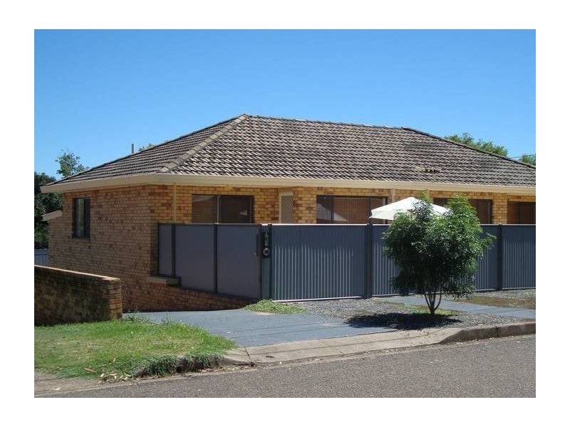 1/8 Martin Street, Tamworth NSW 2340
