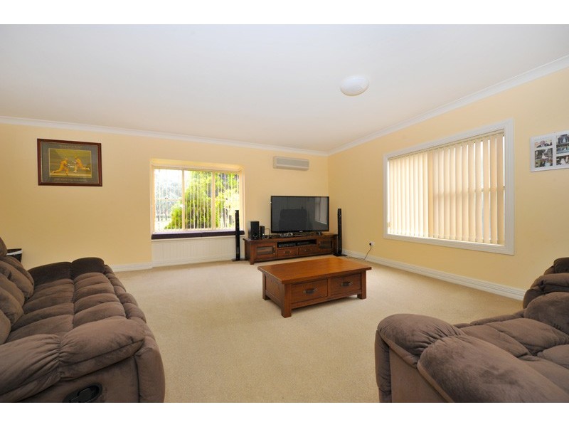 12 Cobb and Co Cct, Tamworth NSW 2340