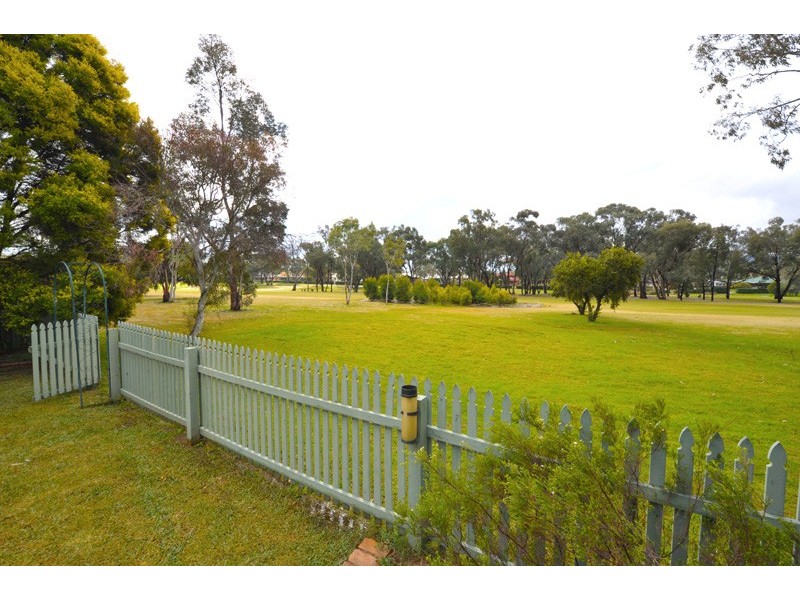 12 Cobb and Co Cct, Tamworth NSW 2340