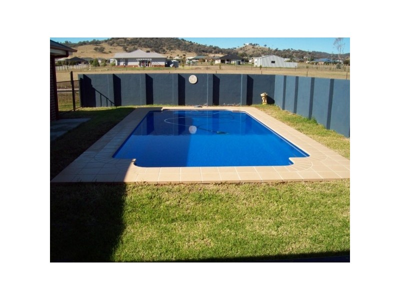 7 Sequoia Drive, Tamworth NSW 2340