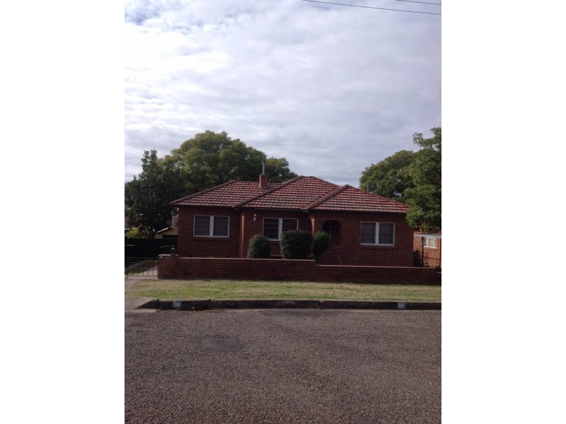 38 Parry Street, Tamworth NSW 2340