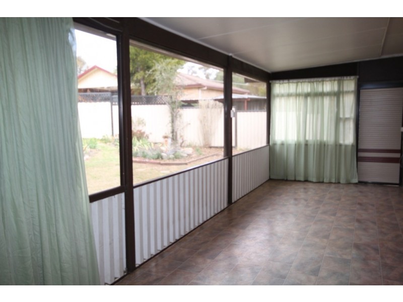 6 Boronia Drive, Tamworth NSW 2340