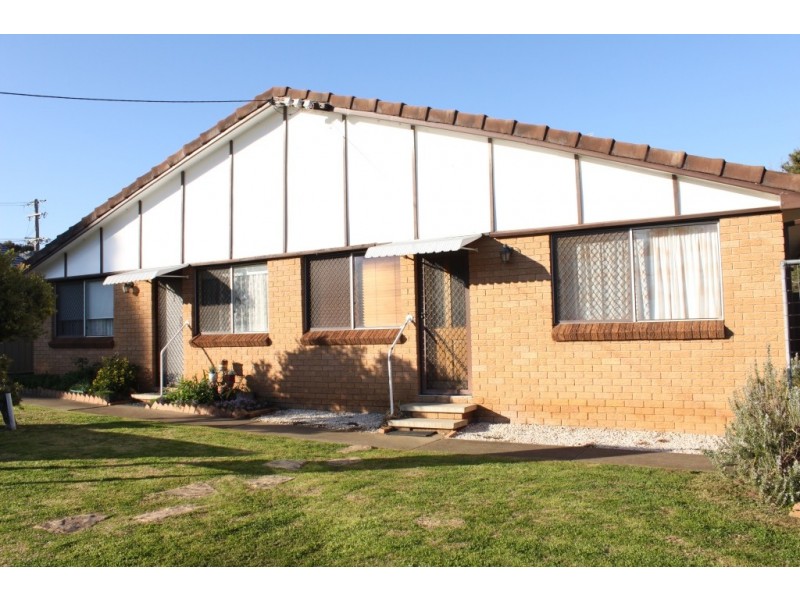 2/95 Piper Street, East Tamworth NSW 2340