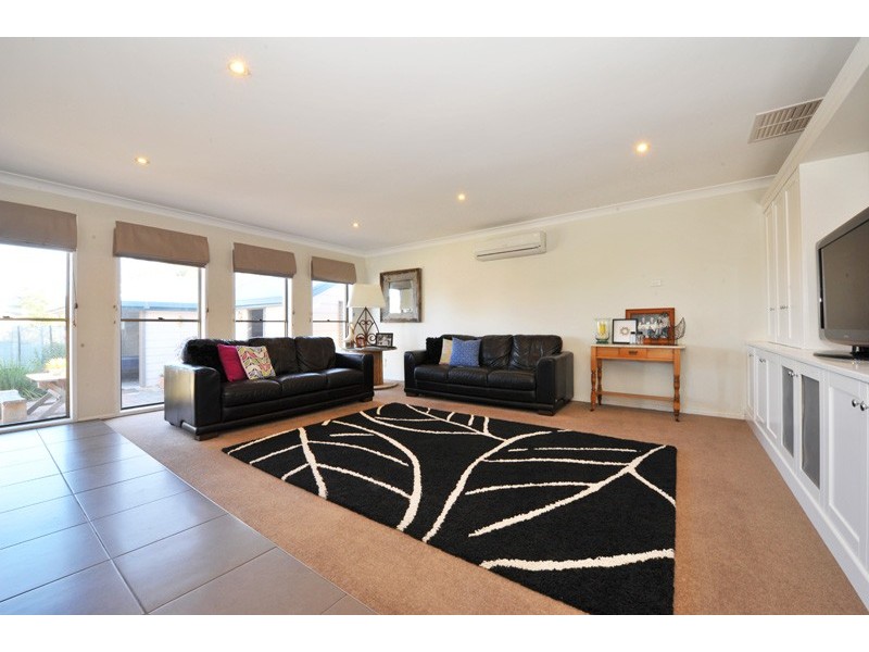 65 Upper Street, East Tamworth NSW 2340