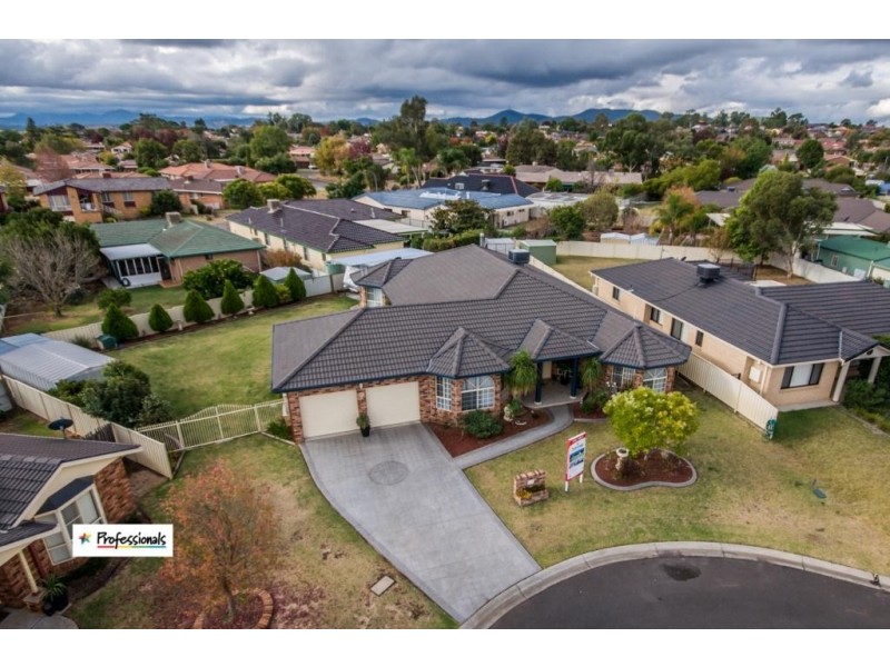 6 Nardoo Place, Tamworth NSW 2340