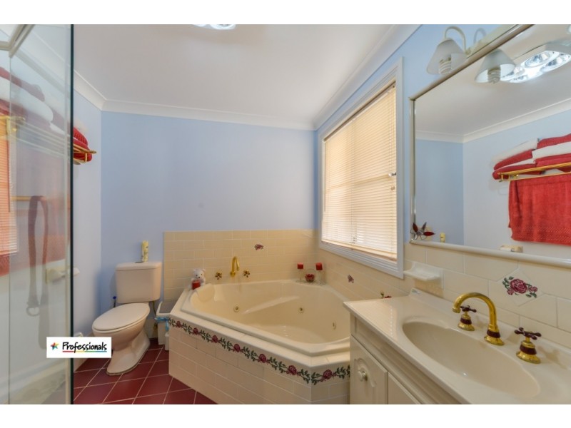 6 Nardoo Place, Tamworth NSW 2340