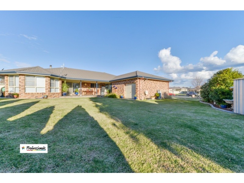 6 Nardoo Place, Tamworth NSW 2340
