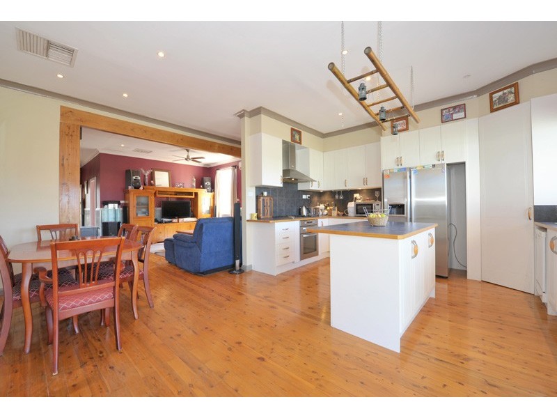 19 Denman Avenue, Kootingal NSW 2352