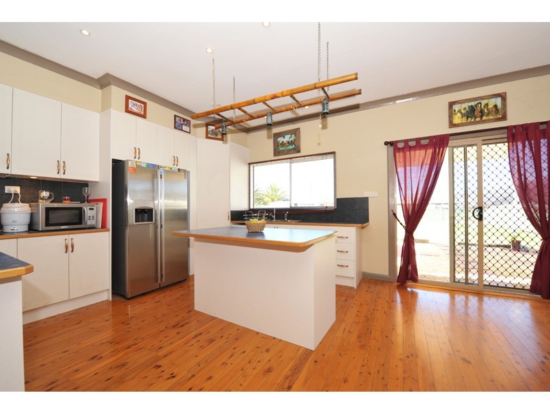 19 Denman Avenue, Kootingal NSW 2352