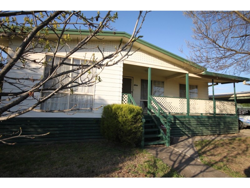 24 Queen Street, Tamworth NSW 2340