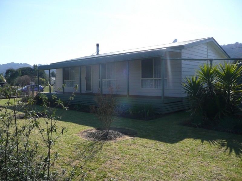 66 – 68 Nundle Road, Woolomin NSW 2340
