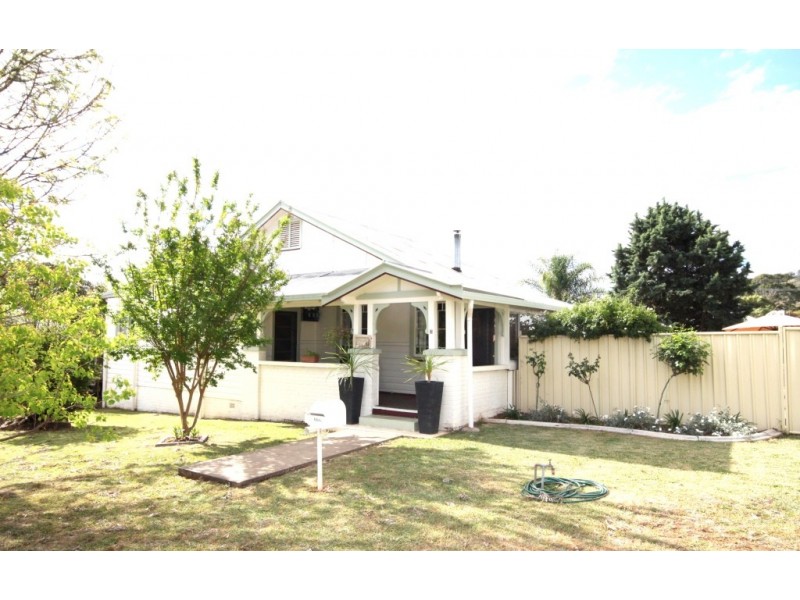 6 Elizabeth Street, Tamworth NSW 2340