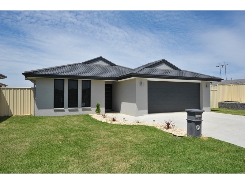 9 Cunningham Street, Tamworth NSW 2340