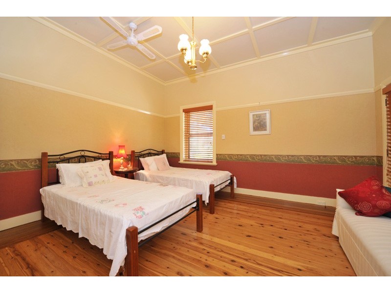 98 Upper Street, Tamworth NSW 2340