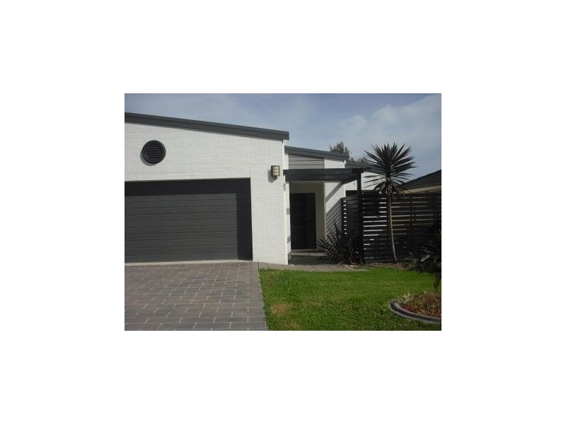 2/50 Peregrine Avenue, Tamworth NSW 2340