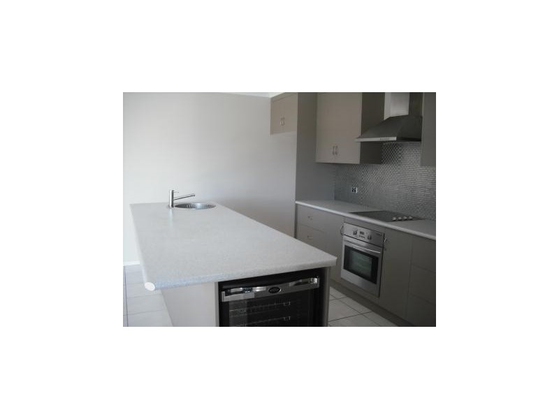 2/50 Peregrine Avenue, Tamworth NSW 2340