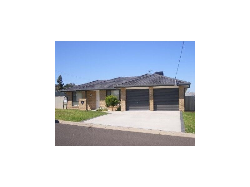 102 Glengarvin Drive, Tamworth NSW 2340