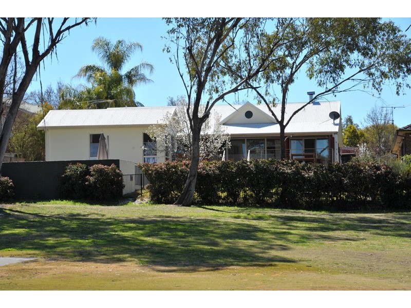 39 Banjos Circuit, Tamworth NSW 2340