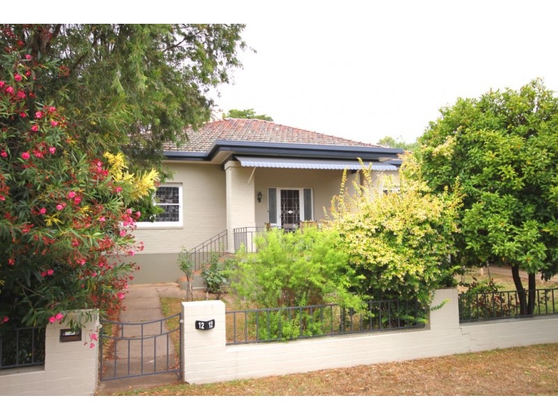 12 Raglan Street, Tamworth NSW 2340