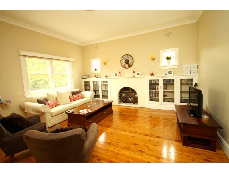 12 Raglan Street, Tamworth NSW 2340