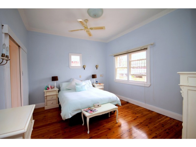 12 Raglan Street, Tamworth NSW 2340