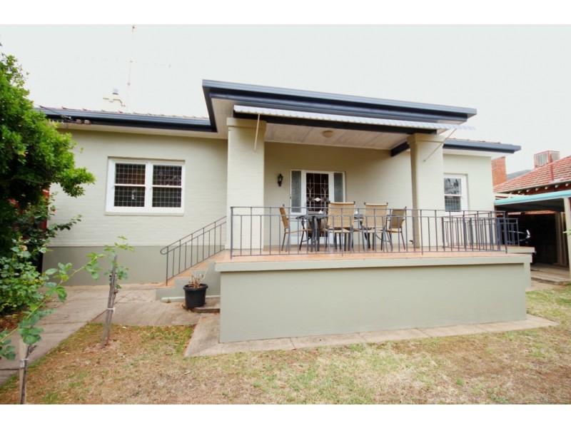 12 Raglan Street, Tamworth NSW 2340