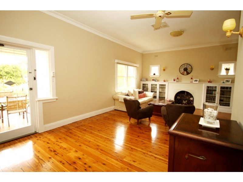 12 Raglan Street, Tamworth NSW 2340