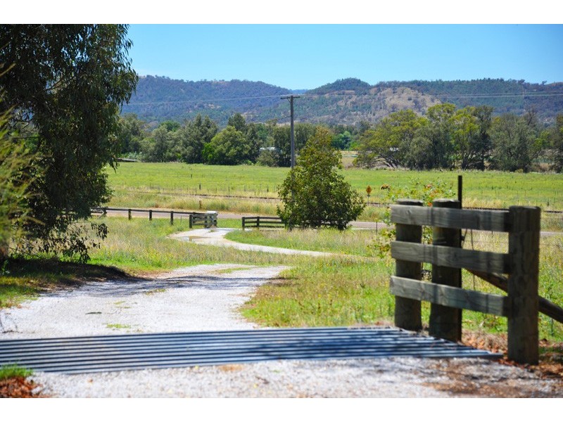 207 Sandy Road, Kootingal NSW 2352