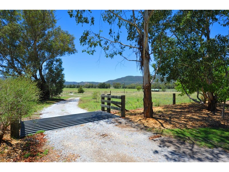 207 Sandy Road, Kootingal NSW 2352