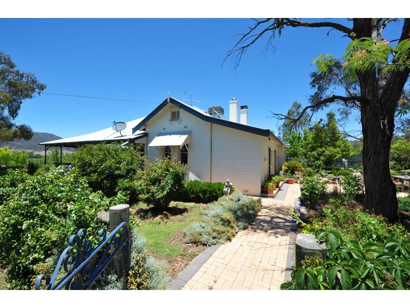 207 Sandy Road, Kootingal NSW 2352