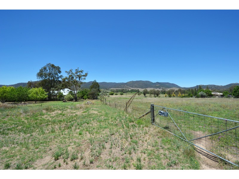 207 Sandy Road, Kootingal NSW 2352