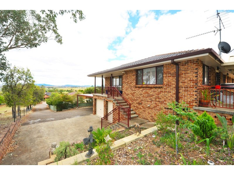 10 Ford Street, Tamworth NSW 2340