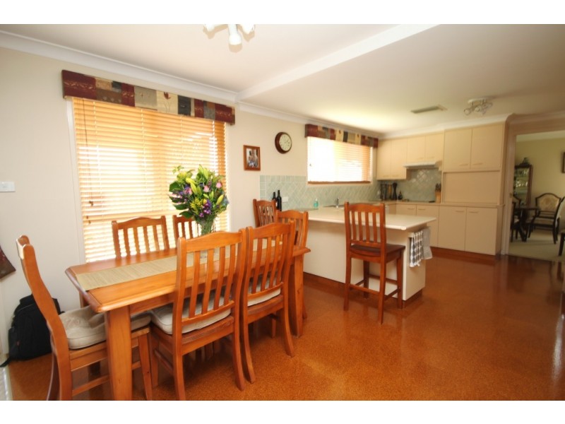 14 Camira Crescent, Tamworth NSW 2340