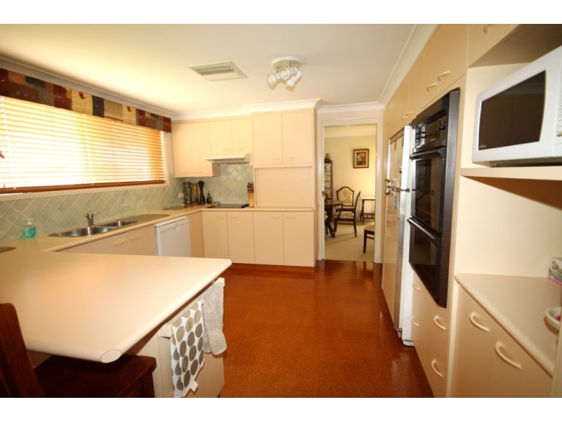 14 Camira Crescent, Tamworth NSW 2340