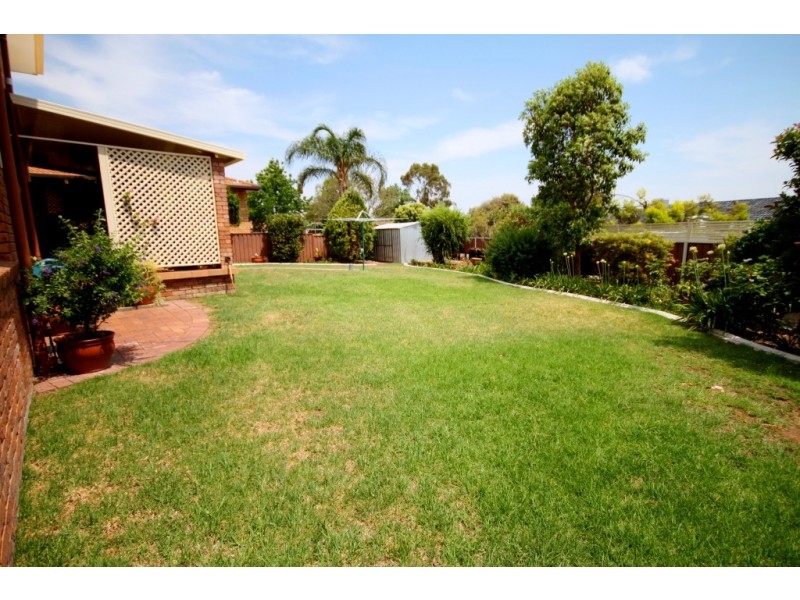 14 Camira Crescent, Tamworth NSW 2340