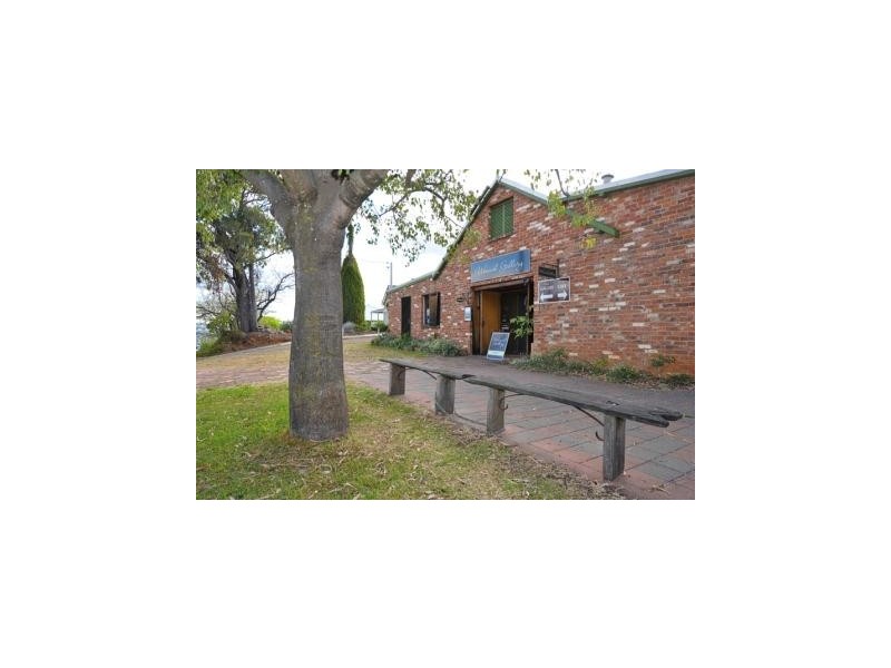 192 Brisbane Street- Weswal Gallery, East Tamworth NSW 2340