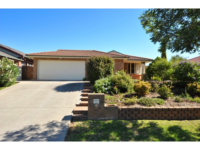 24 Overlanders Way, Tamworth NSW 2340