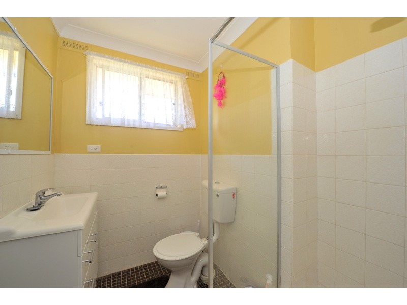 1 and 2/ 18 Harrier Parade, Tamworth NSW 2340