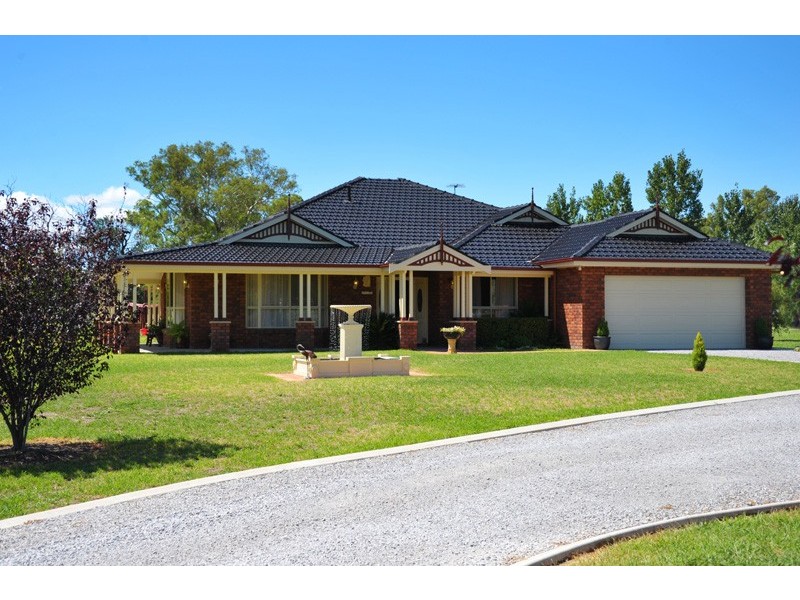 17 Catherine Way, Tamworth NSW 2340