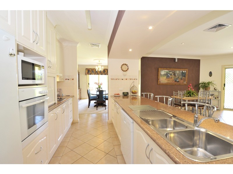 17 Catherine Way, Tamworth NSW 2340
