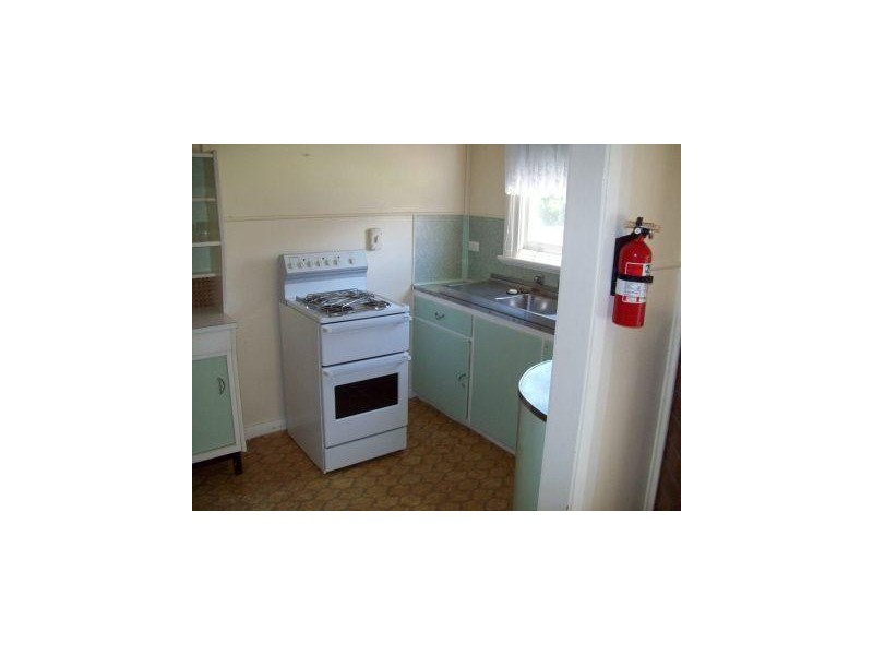 100 Piper Street, Tamworth NSW 2340
