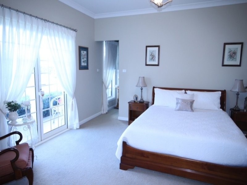2 Sequoia  Drive, Tamworth NSW 2340