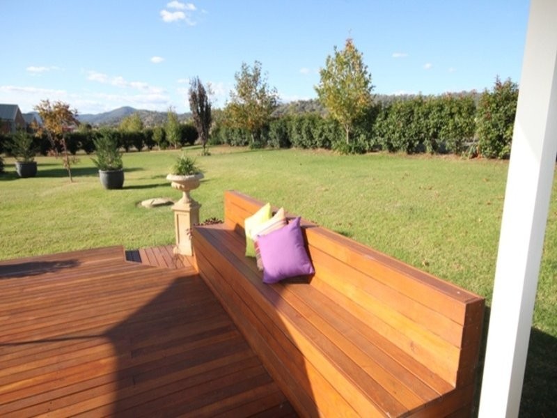 2 Sequoia  Drive, Tamworth NSW 2340