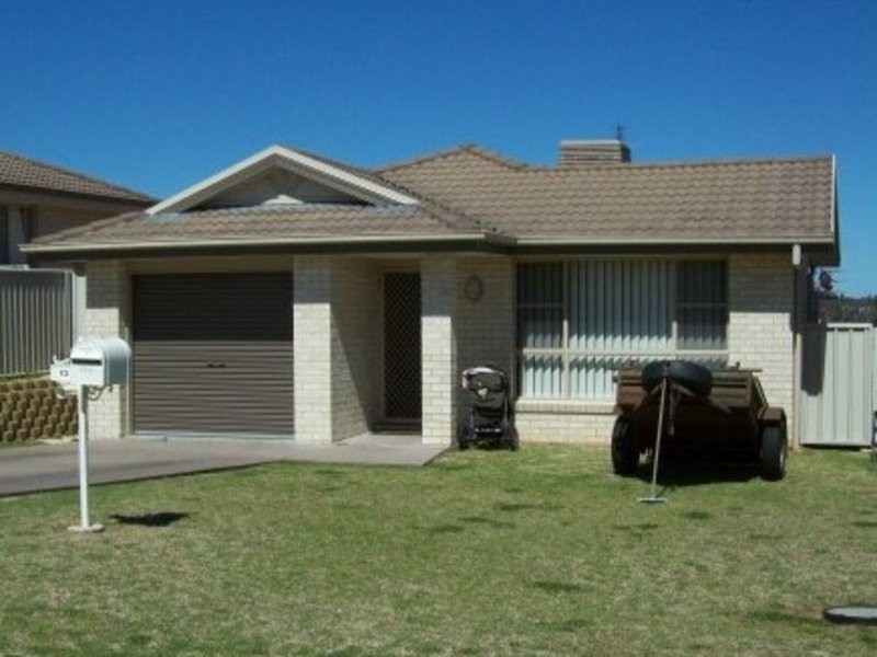 13-13A Orley Drive, Tamworth NSW 2340