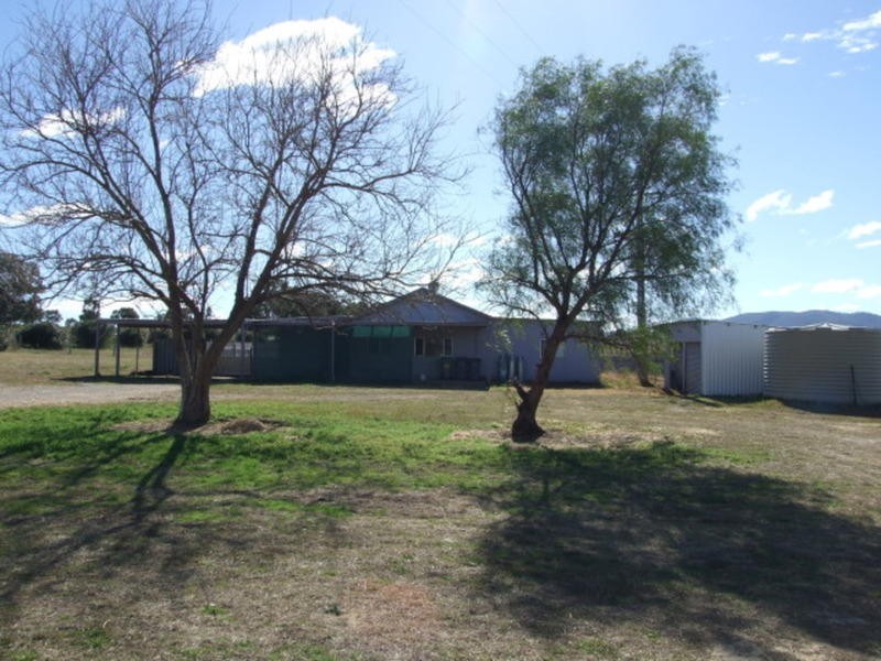 5 Roberts Road., Tamworth NSW 2340