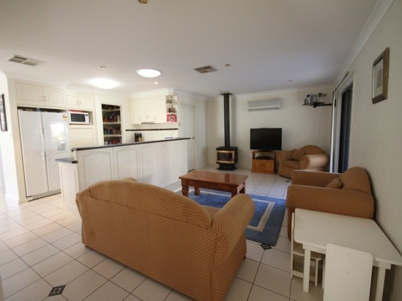 43 Peregrine Avenue, Tamworth NSW 2340